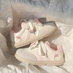 Damen Sneakers mit dekorativen Rüschen und floralem Design R&B