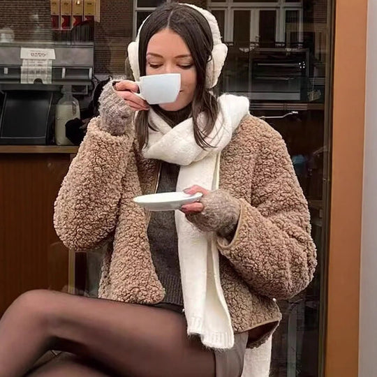 Damen Kuschelige Teddyjacke mit praktischem Reißverschluss und Seitentaschen R&B