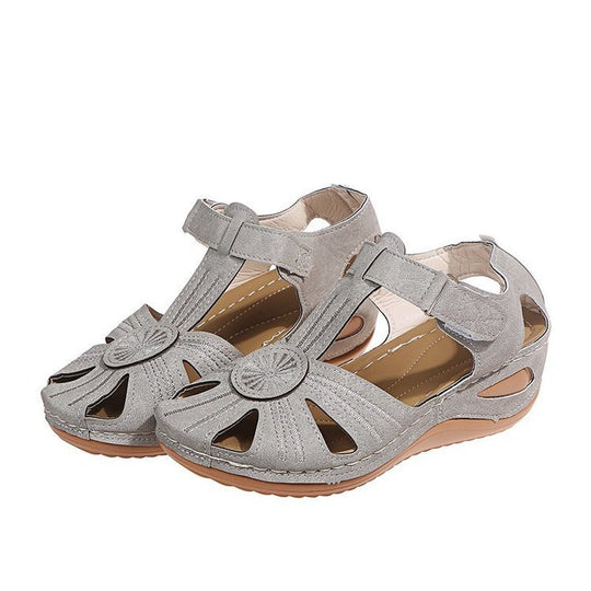 Damen Komfortable Sandaletten mit luftigen Cut-Outs und verstellbarem Riemen R&B