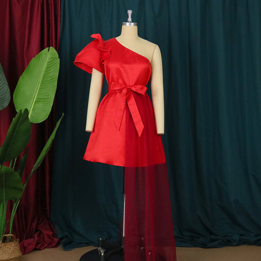 Damen Abendkleid mit asymmetrischem Oberteil und schwingendem Tüll-Akzent R&B