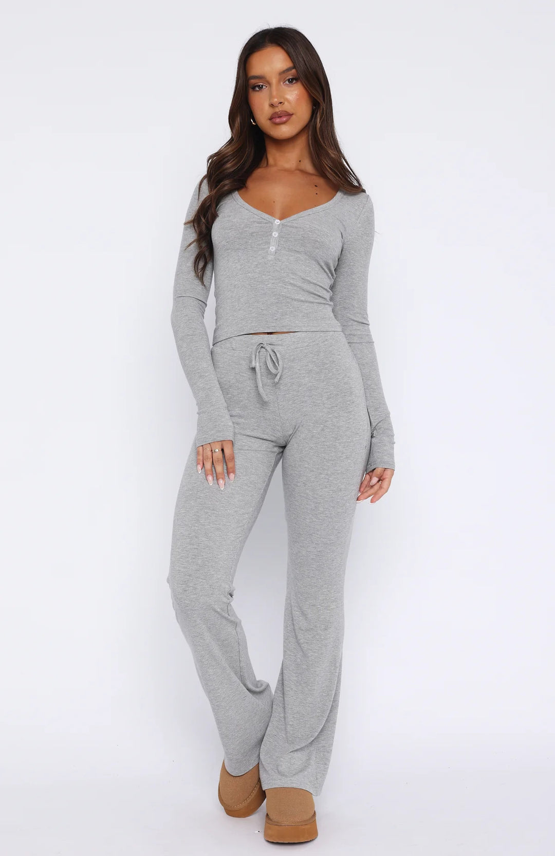 Damen Loungewear-Anzug aus weichem Rippstoff mit Knopfleiste und elastischem Bund R&B
