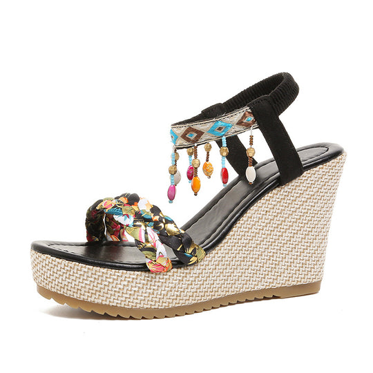 Damen elegante Wedge-Sandalen mit geflochtenem Riemendesign und kunstvoller Blumenapplikation R&B