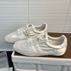 Damen elegante und modische Sneakers mit dekorativen Perlenapplikationen R&B