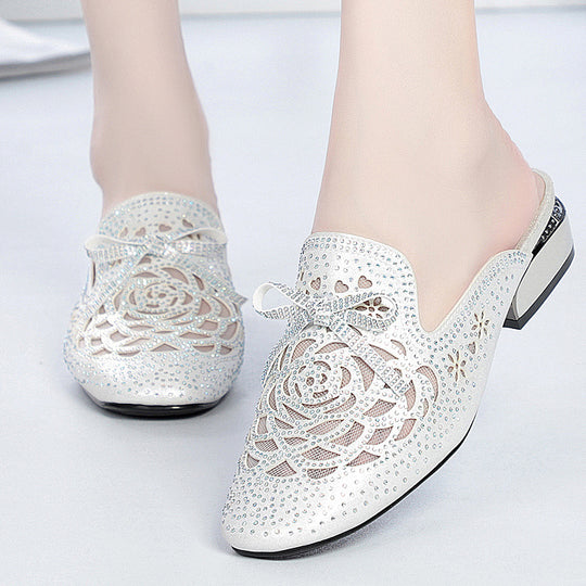 Damen Mules mit funkelndem Strassbesatz und elegantem Spitzenmuster R&B