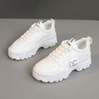 Damen Sportliche Sneakers mit robustem Profil und innovativem Design R&B