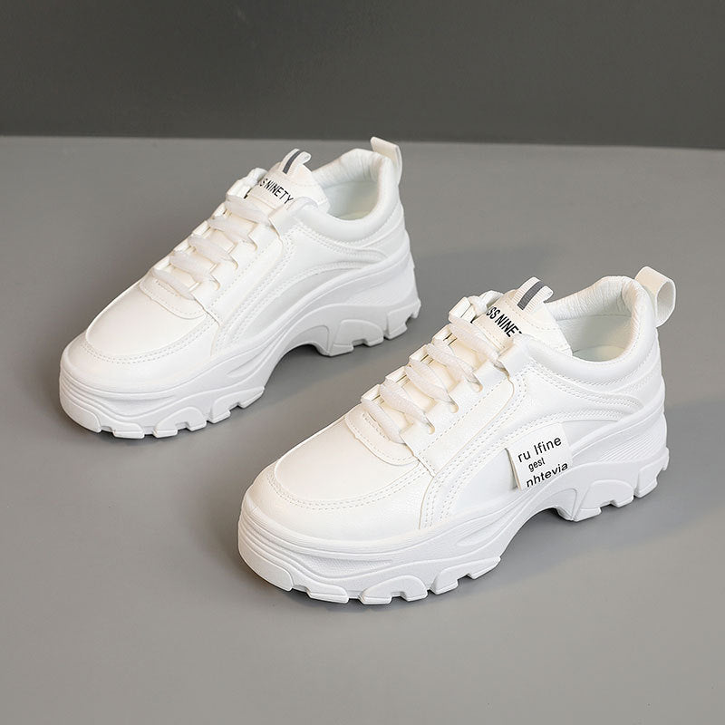 Damen Sportliche Sneakers mit robustem Profil und innovativem Design R&B