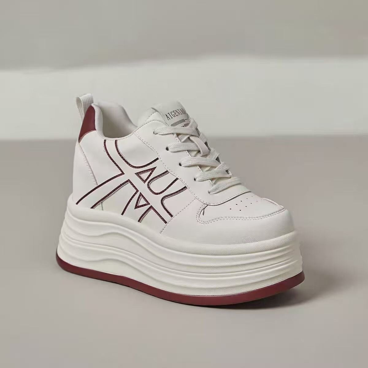 Damen Plateau Sneaker mit grafischem Muster und dämpfender Sohle