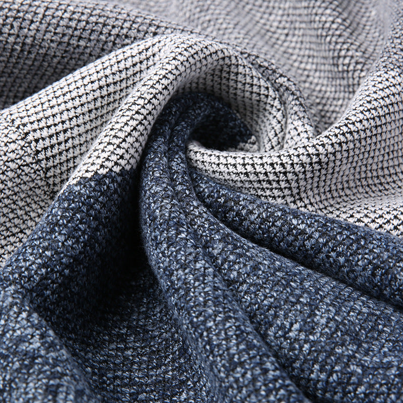 Herren Strickjacke mit hohem Kragen und praktischen Taschen