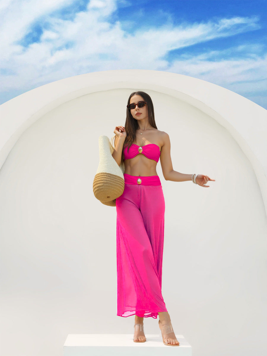 Damen Bandeau-Bikini mit elegantem Wickelrock und modischem Schmuckdetail R&B