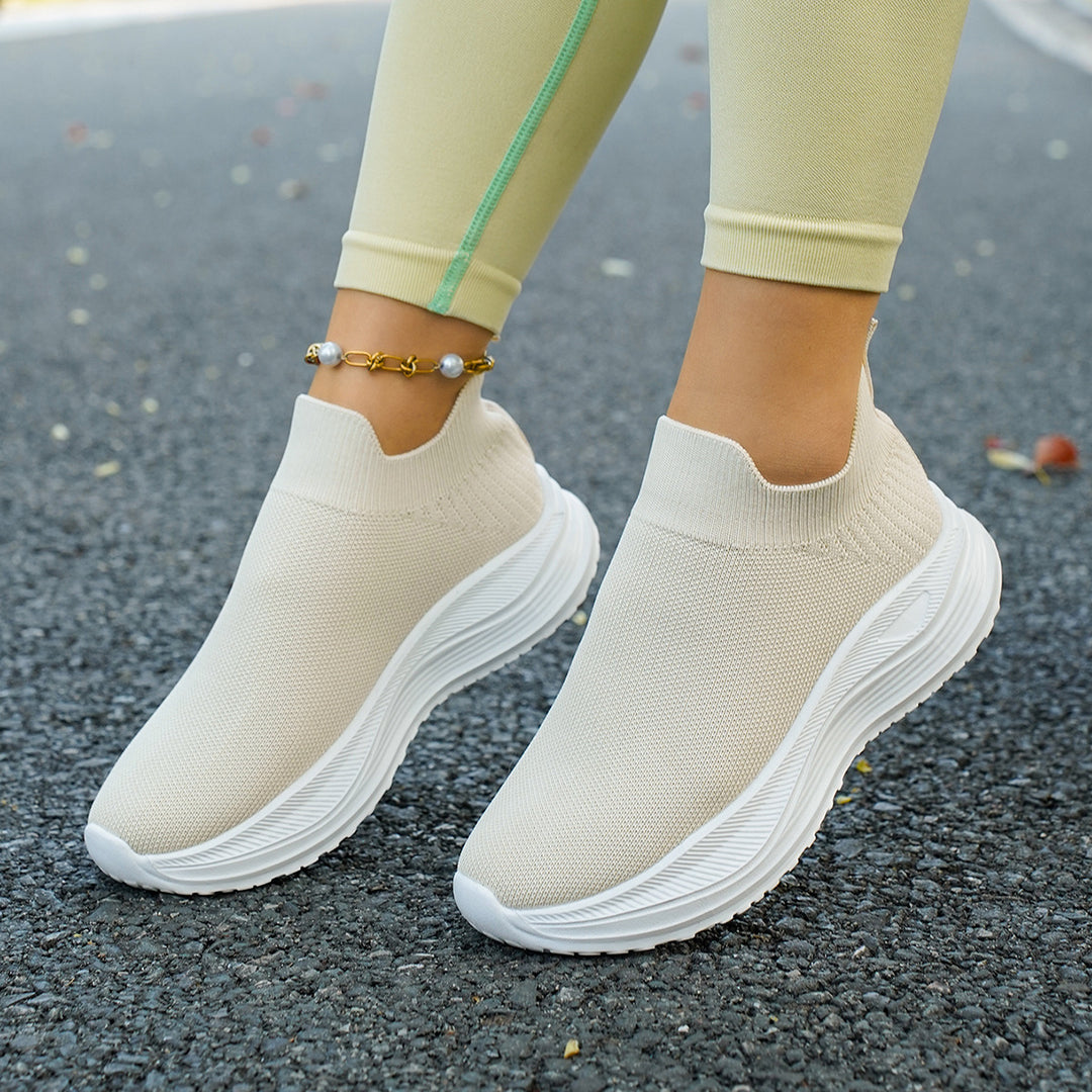 Damen sportliche Slip-On Sneakers mit atmungsaktivem Obermaterial und dämpfender Sohle R&B