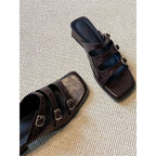 Damen stilvolle Mules mit verstellbaren Riemen R&B