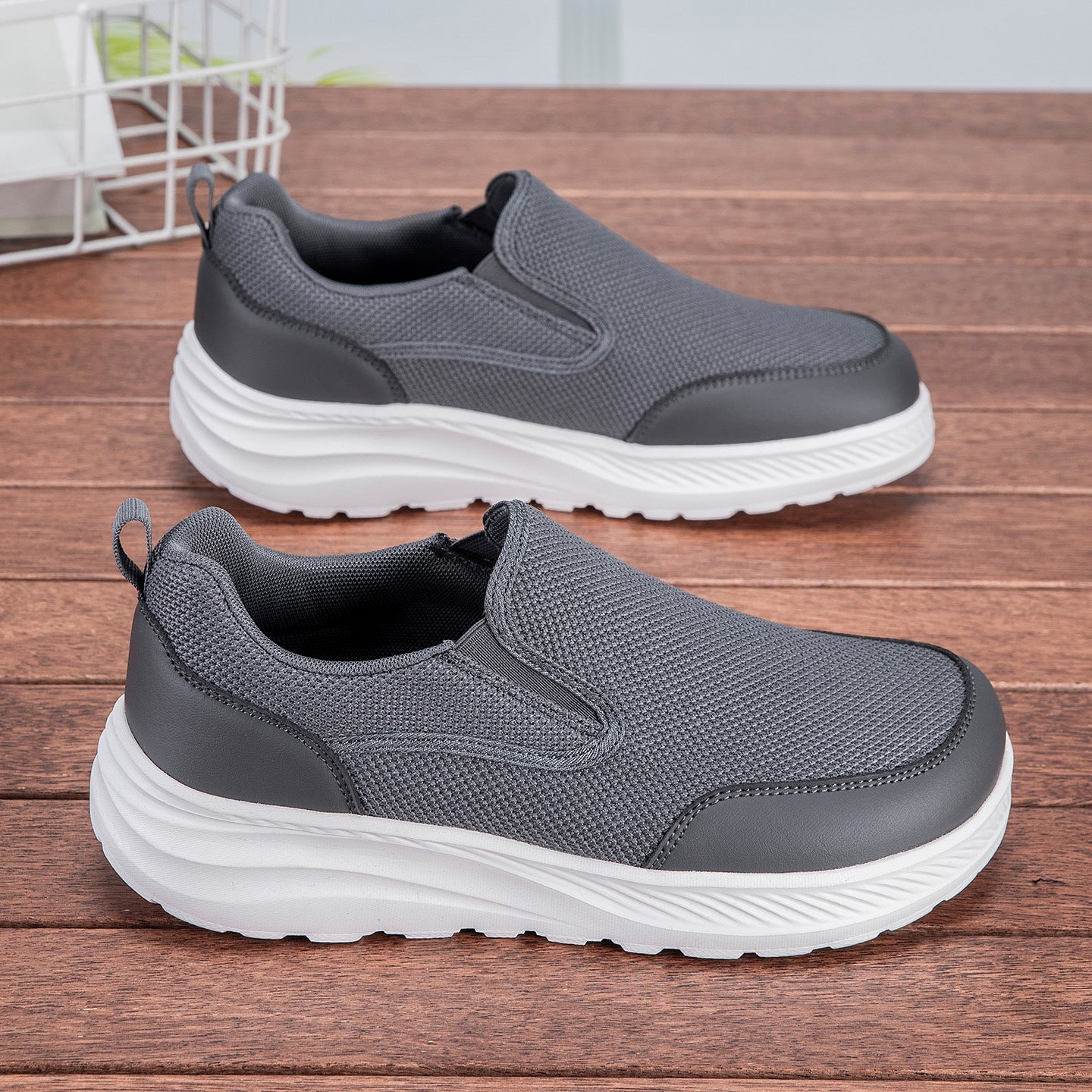 Damen Slip-On Freizeitsneaker mit atmungsaktiver Mesh-Oberfläche und rutschfester Sohle R&B