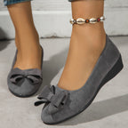 Damen elegante Wedge-Pantoletten mit überkreuzten Riemen und komfortablem Fußbett R&B