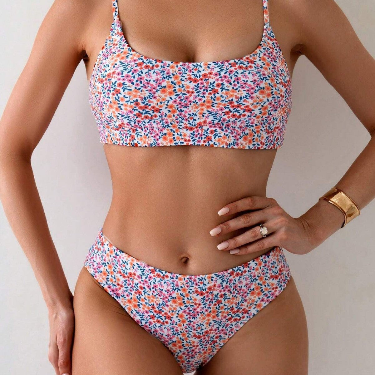 Damen hochgeschnittener Bikini mit floralen Mustern R&B