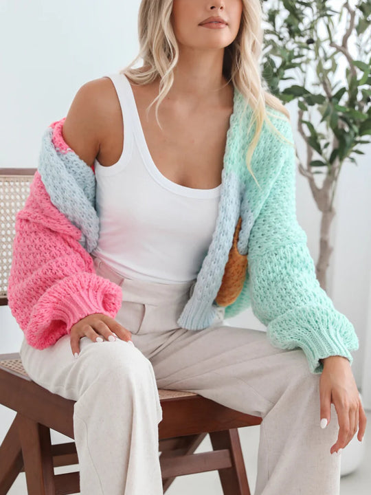 Damen kuschelige Strickjacke mit oversized Ärmeln und Farbkombination R&B
