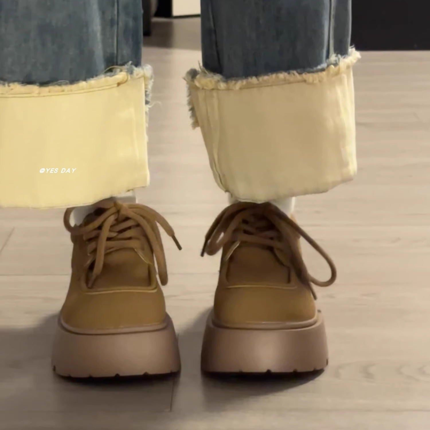 Damen Komfortable Sneaker mit modernem Design und extraleichter Sohle R&B