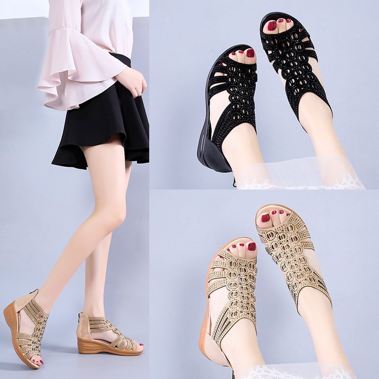 Damen modische Sandalen mit verzierten Riemen und bequemem Wedge-Absatz R&B
