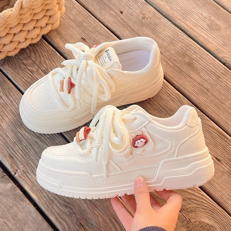 Damen Sportliche Sneakers mit verspielten Applikationen