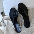 Damen Slipper mit elegantem Zehenstegdesign und praktischem Niedrigabsatz R&B