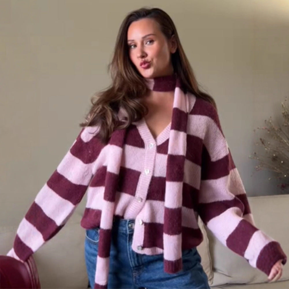 Damen kuschelige Strickjacke mit modischem Karomuster und abnehmbarem Schal R&B