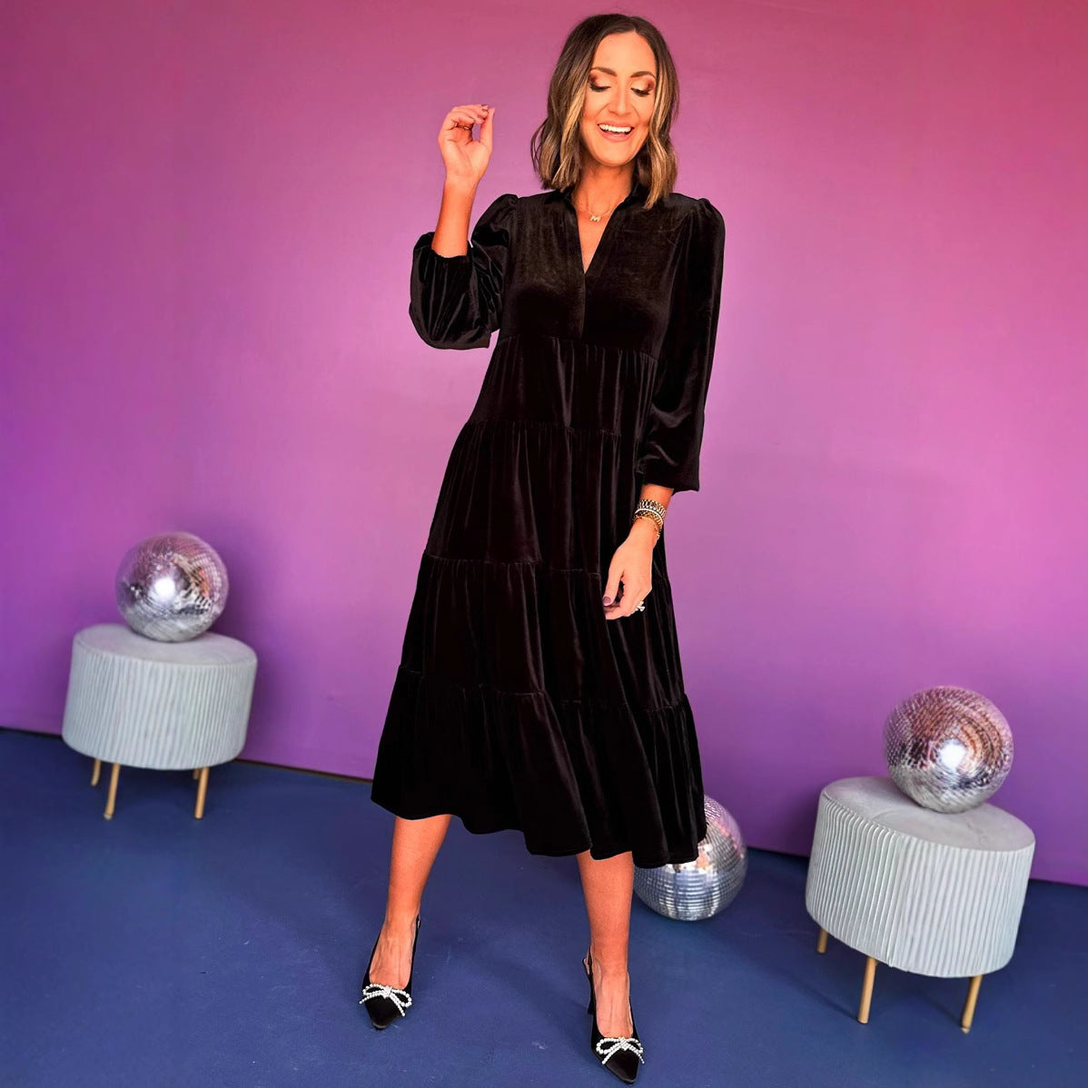 Damen elegantes Maxikleid aus samtigem Material mit großzügigen Rüschendetails R&B