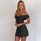Damen Verspieltes Polka-Dot Cocktailkleid mit Schulterfreiem Design und Rüschendetails R&B