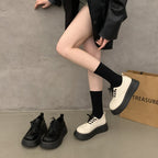Damen modische Sneaker im urbanen Stil mit robustem Sohlenprofil und eleganten Details R&B