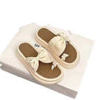 Damen elegante Sandalen mit modernen Schleifenakzenten und zarten Schmetterlingsanhängern R&B