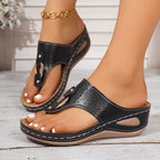 Damen Komfortable Zehentrenner-Sandalen mit modischem Schnitt und ergonomischem Fußbett R&B