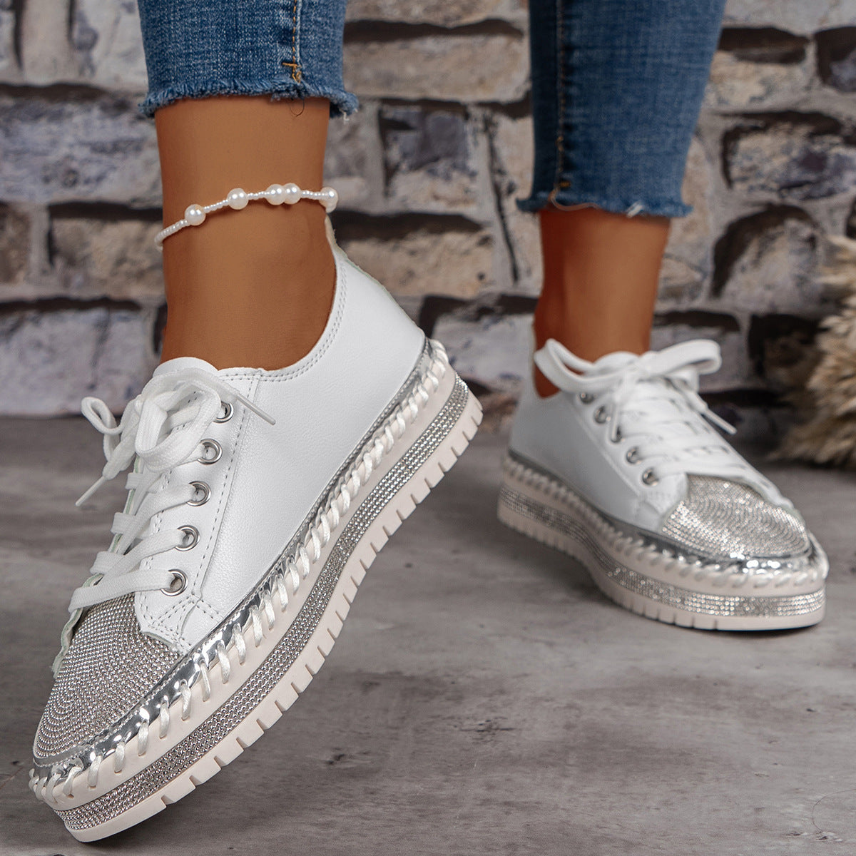 Damen Sneaker mit glitzerndem Material und robuster Sohle R&B