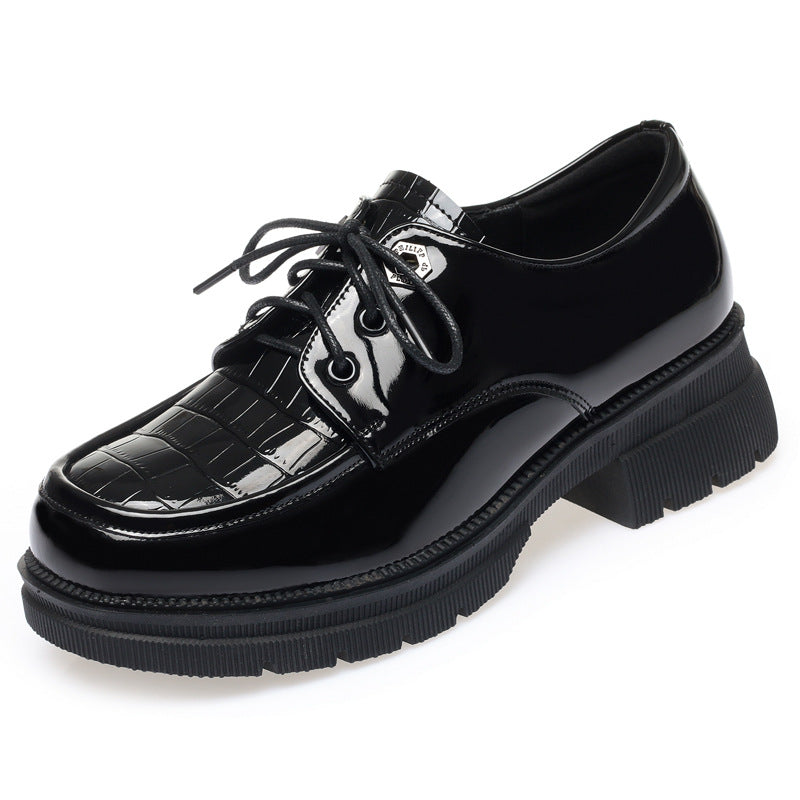 Damen Schnürschuhe im glänzenden Look