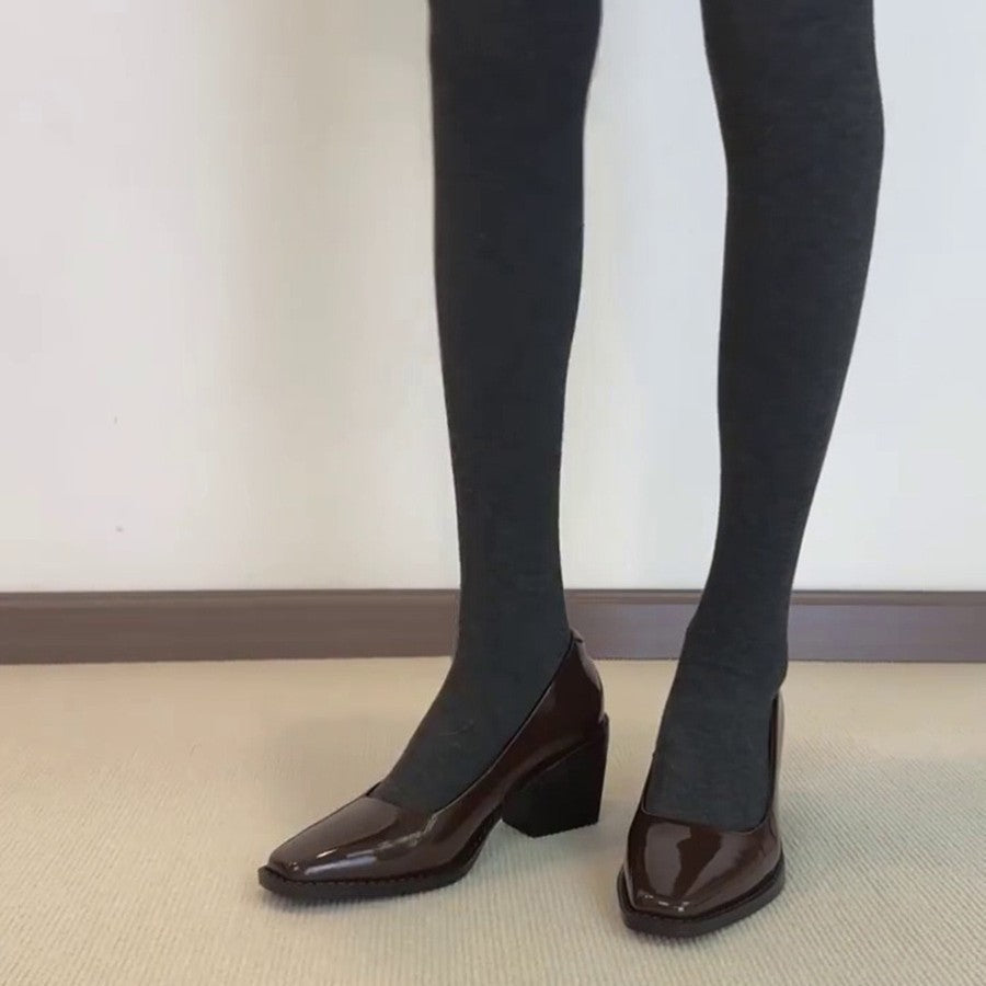 Damen elegante Blockabsatz-Pumps mit hochglänzender Lederoberfläche und komfortabler Fußbettstruktur R&B