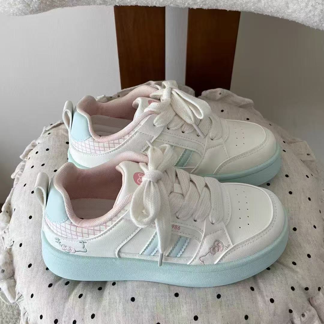 Damen Sneakers mit verspieltem Design von R&B