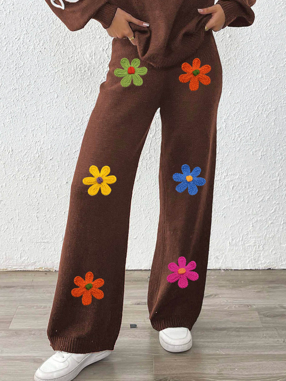 Damen lässige Strickhose mit bunten Blumenapplikationen R&B