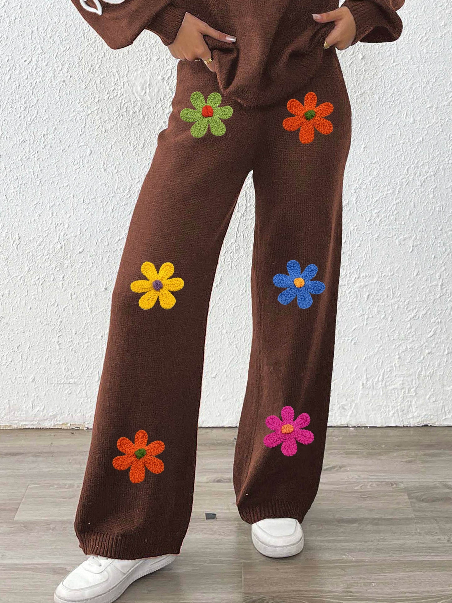 Damen lässige Strickhose mit bunten Blumenapplikationen R&B