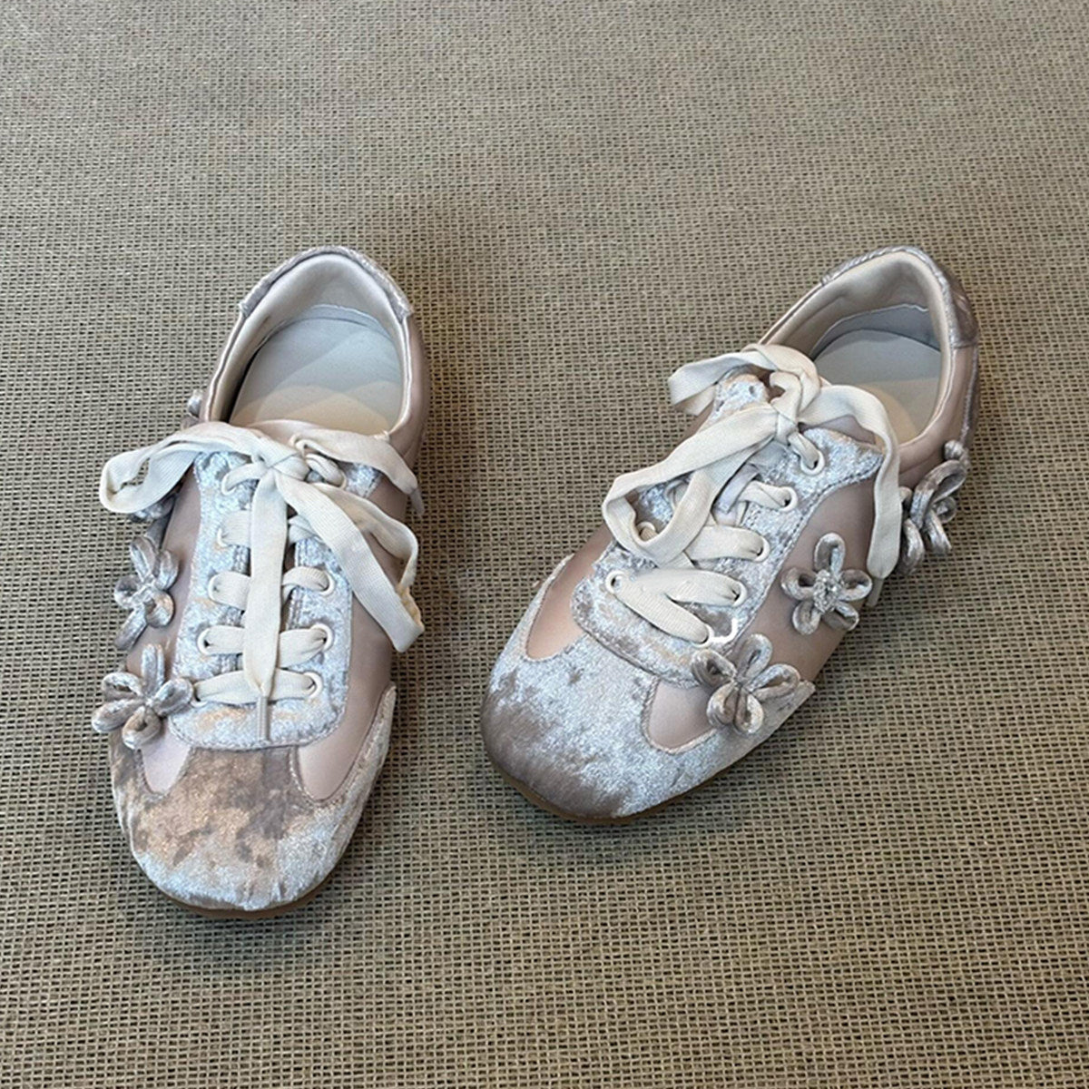Damen trendige Sneaker mit floralem Dekor und komfortabler Sohlenstruktur R&B