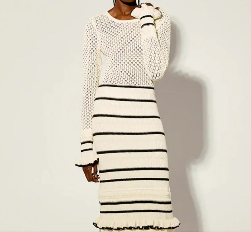 Damen Strickmaxikleid mit raffiniertem Lochmuster und kontrastierendem Streifen R&B