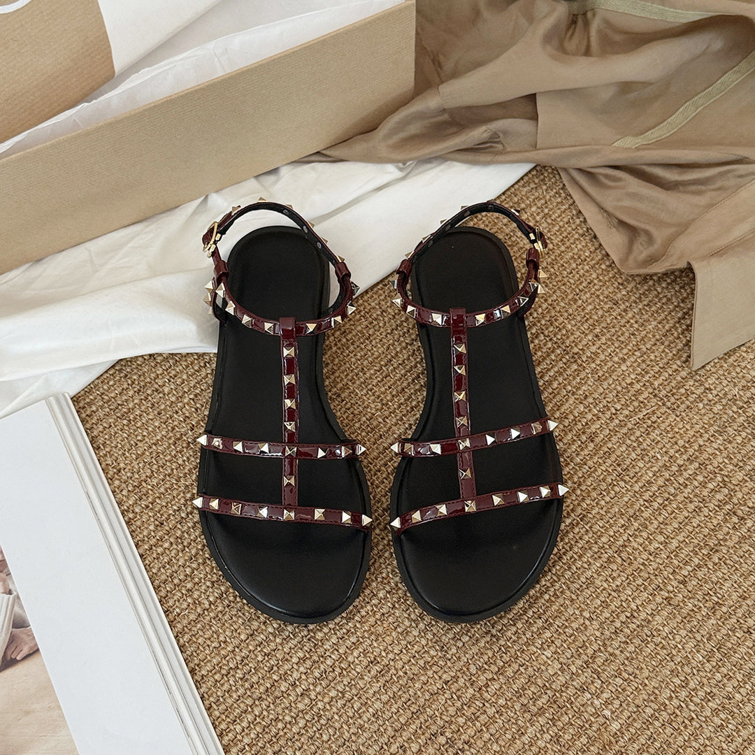 Damen Stilvolle Sandalen mit funkelnden Pyramiden-Nieten und verstellbarem Riemen R&B
