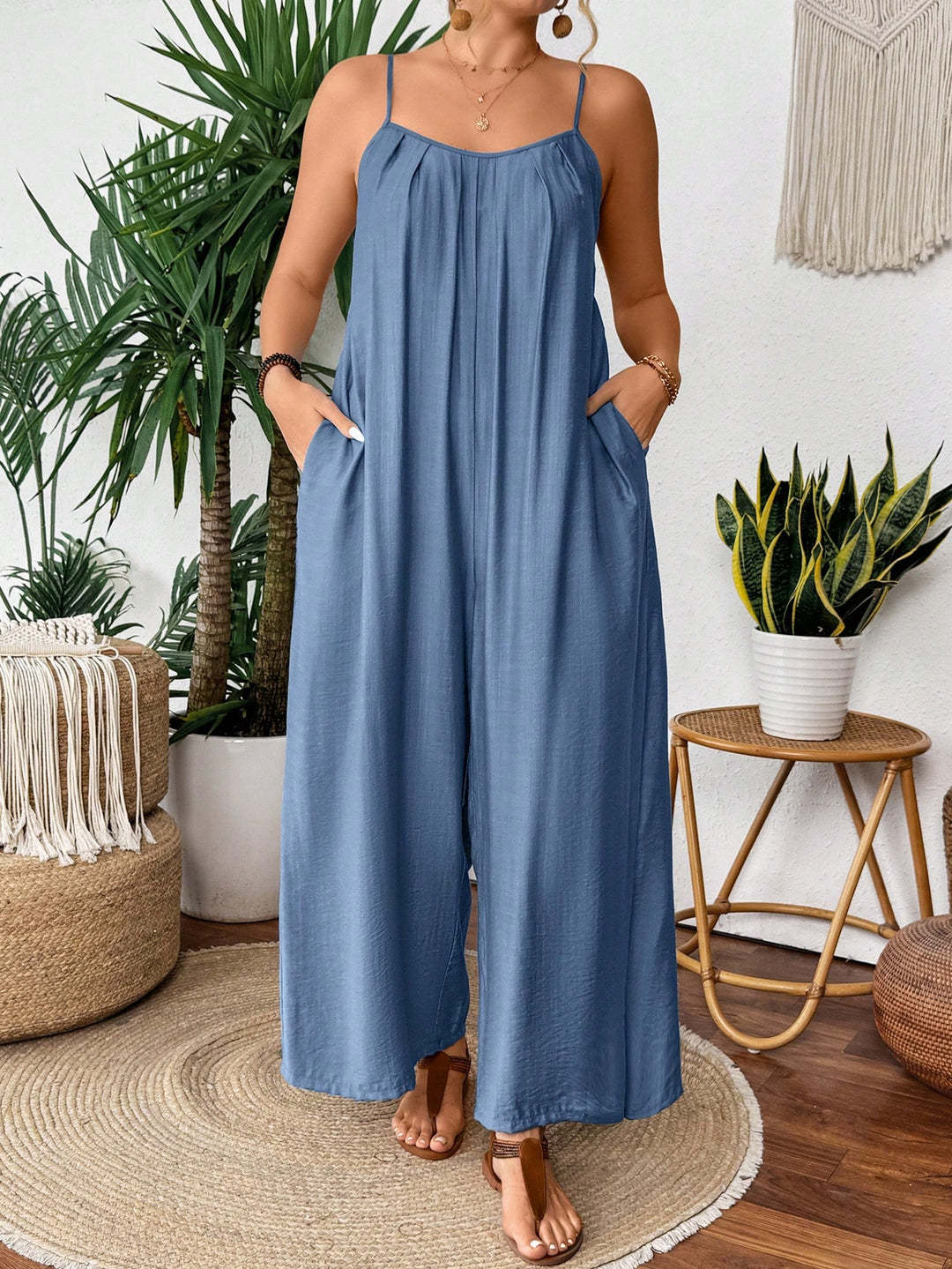 Damen luftiger Jumpsuit mit schmalen Spaghettiträgern und seitlichen Taschen R&B