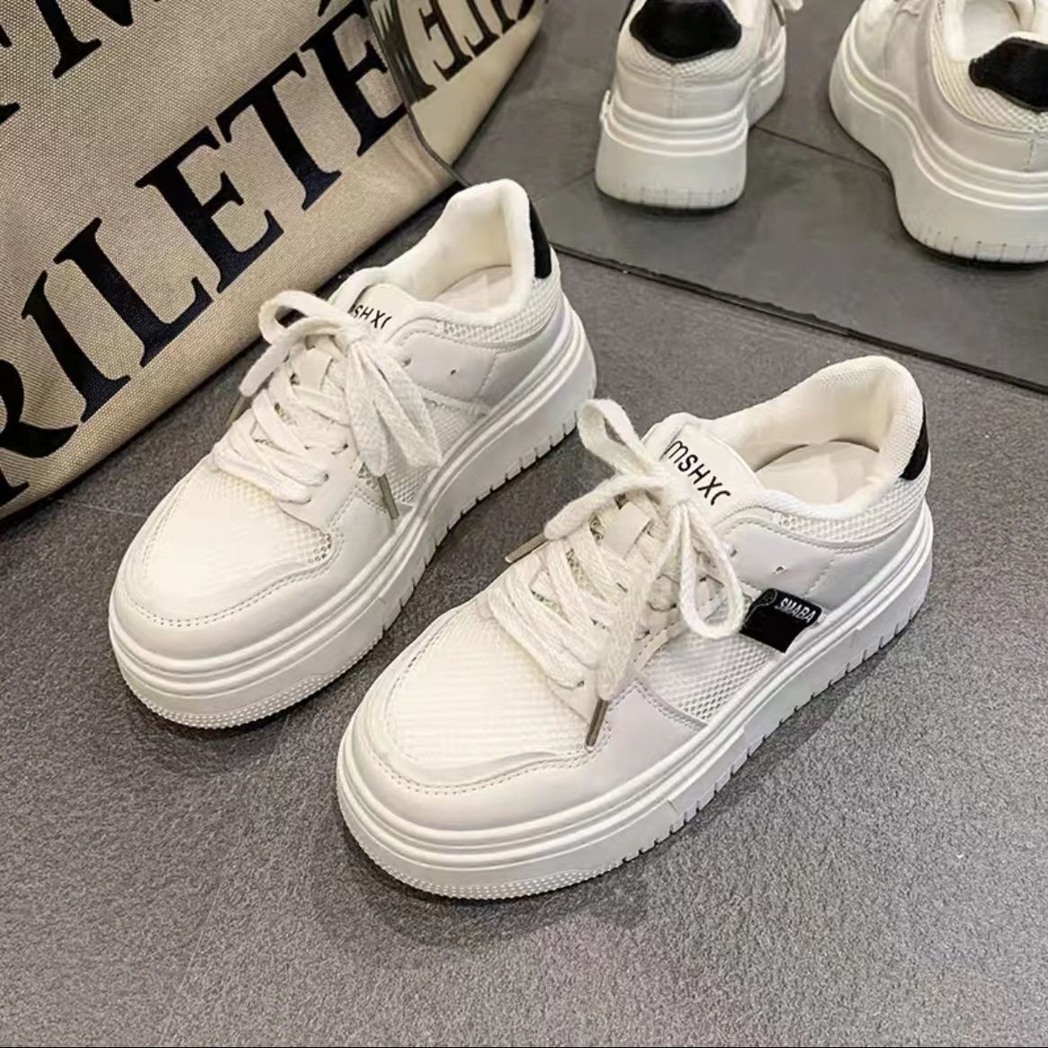 Damen Komfortable und sportliche Sneakers mit atmungsaktiver Mesh-Oberfläche und dämpfender Sohle