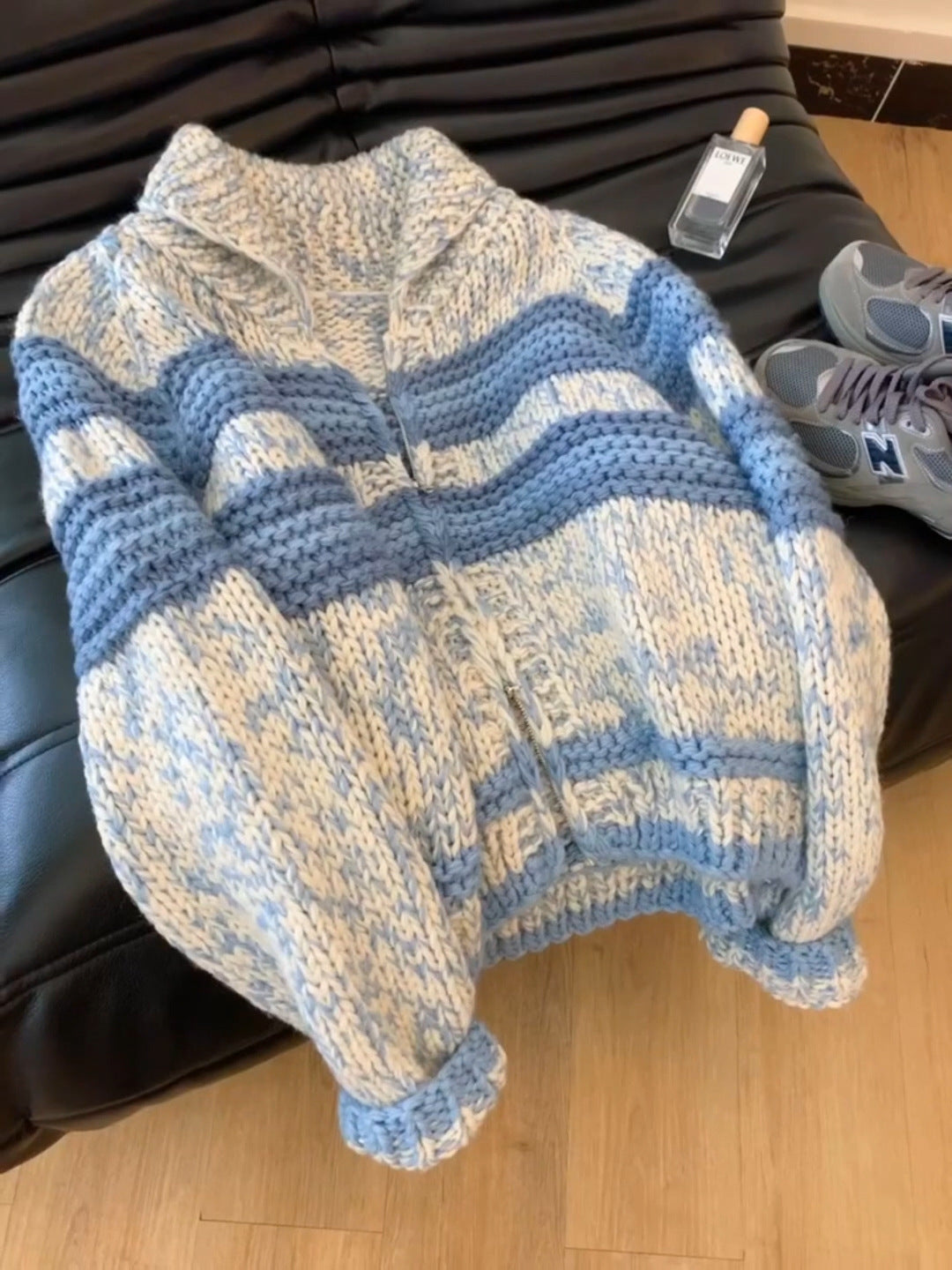 Damen Strickjacke mit breiten Streifen und hochwertigem Reißverschluss R&B