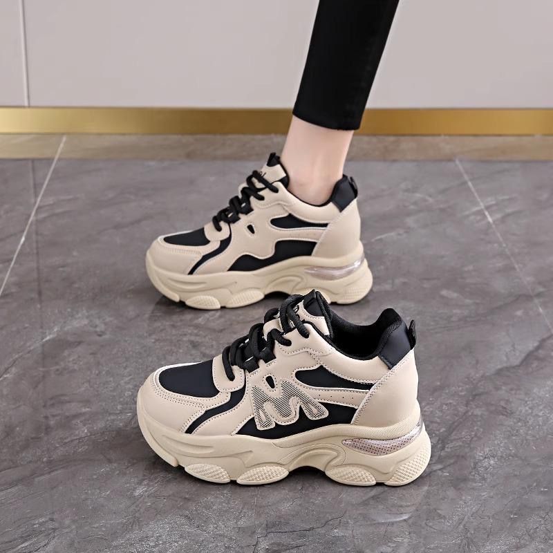 Damen Chunky Sneakers mit optimaler Dämpfung und sportlicher Oberflächenstruktur