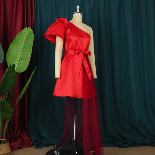 Damen Abendkleid mit asymmetrischem Oberteil und schwingendem Tüll-Akzent R&B