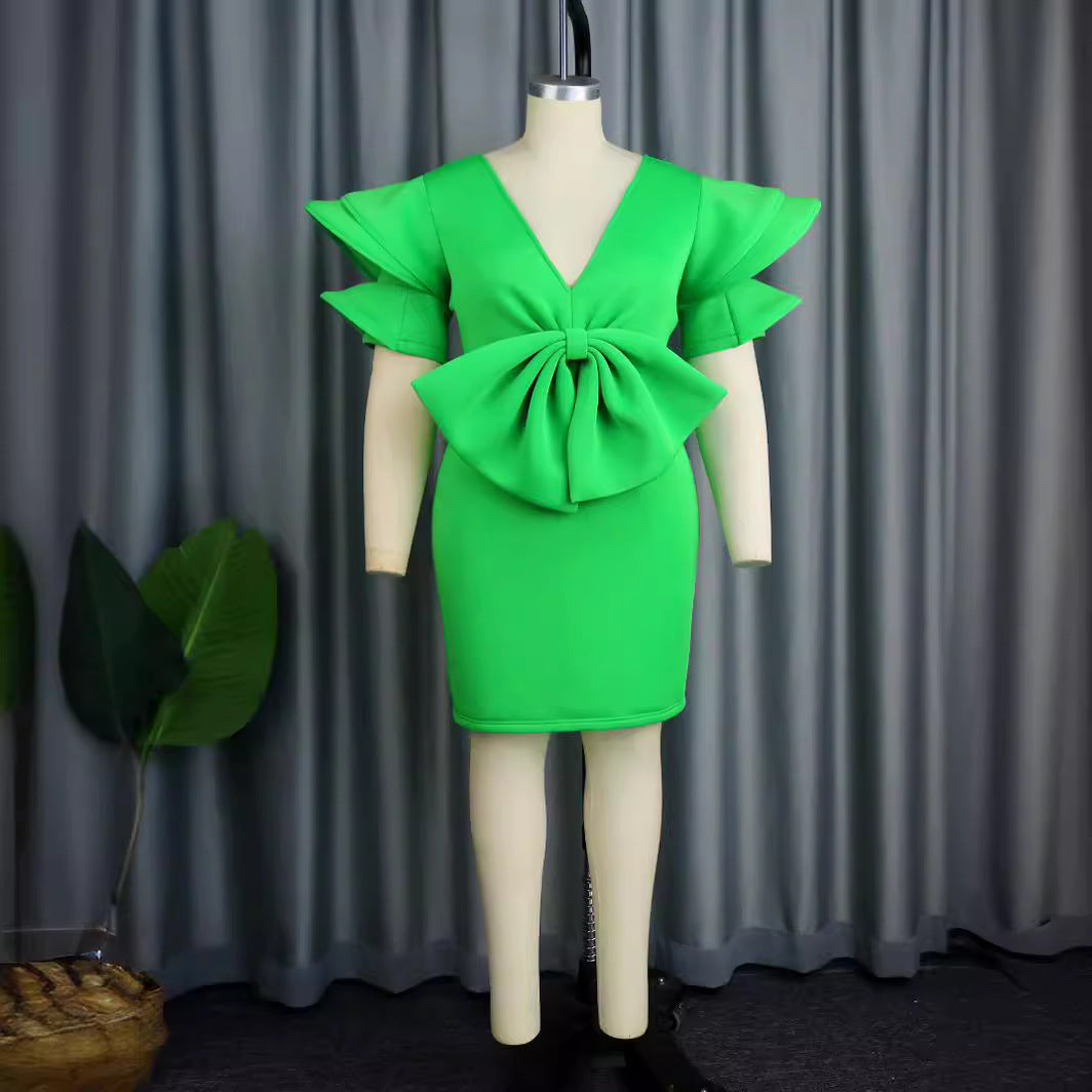 Damen Kleid mit voluminösen Rüschensäumen und dekorativem Schleifenakzent R&B