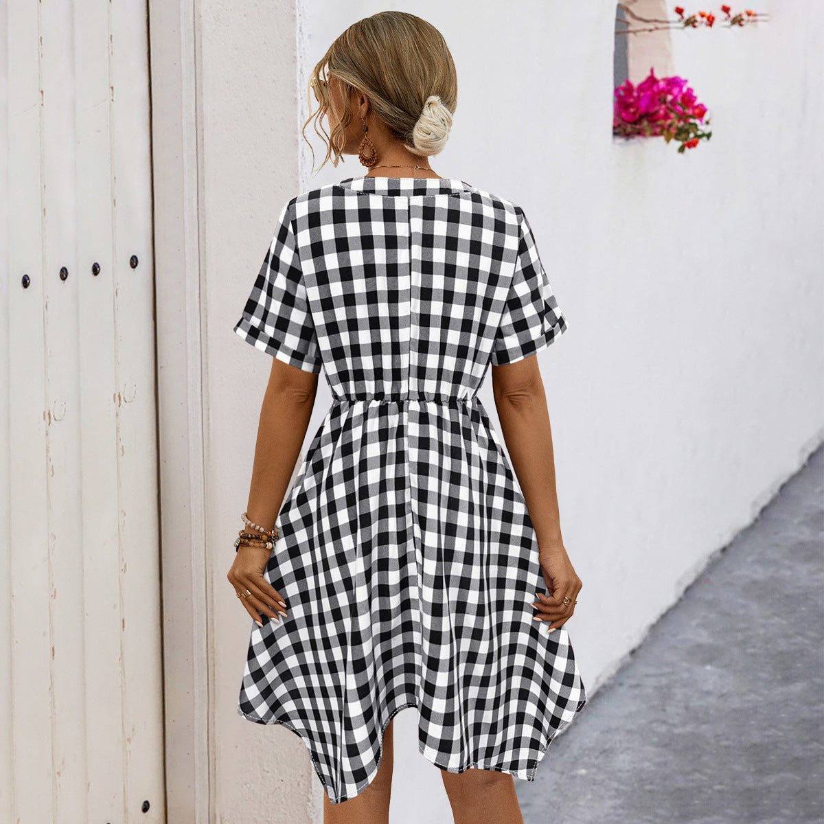 Damen Midikleid mit V-Ausschnitt, tailliertem Kordelzug und karierter Optik R&B