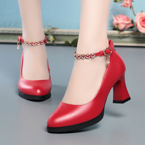 Damen Pumps mit elegantem Riemchen und funkelnden Schmuckdetails R&B