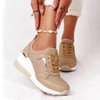 Damen Wedge Sneakers mit atmungsaktiver Oberflächenstruktur und modischem Metallic-Detail R&B