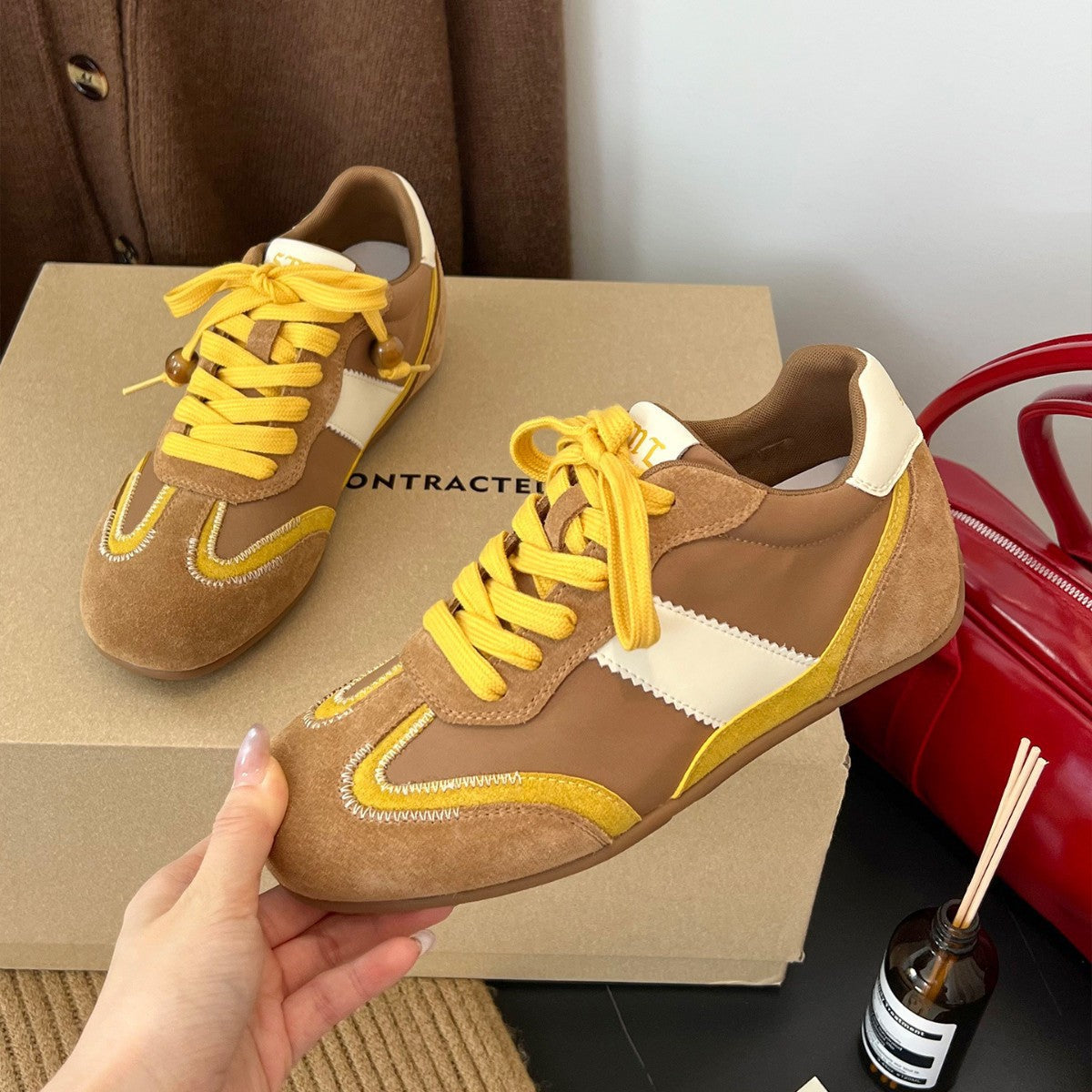 Damen modische Sneakers mit samtweichem Obermaterial und einzigartigem Design R&B