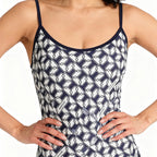 Damen Einteiliger Badeanzug mit modernem geometrischen Design R&B