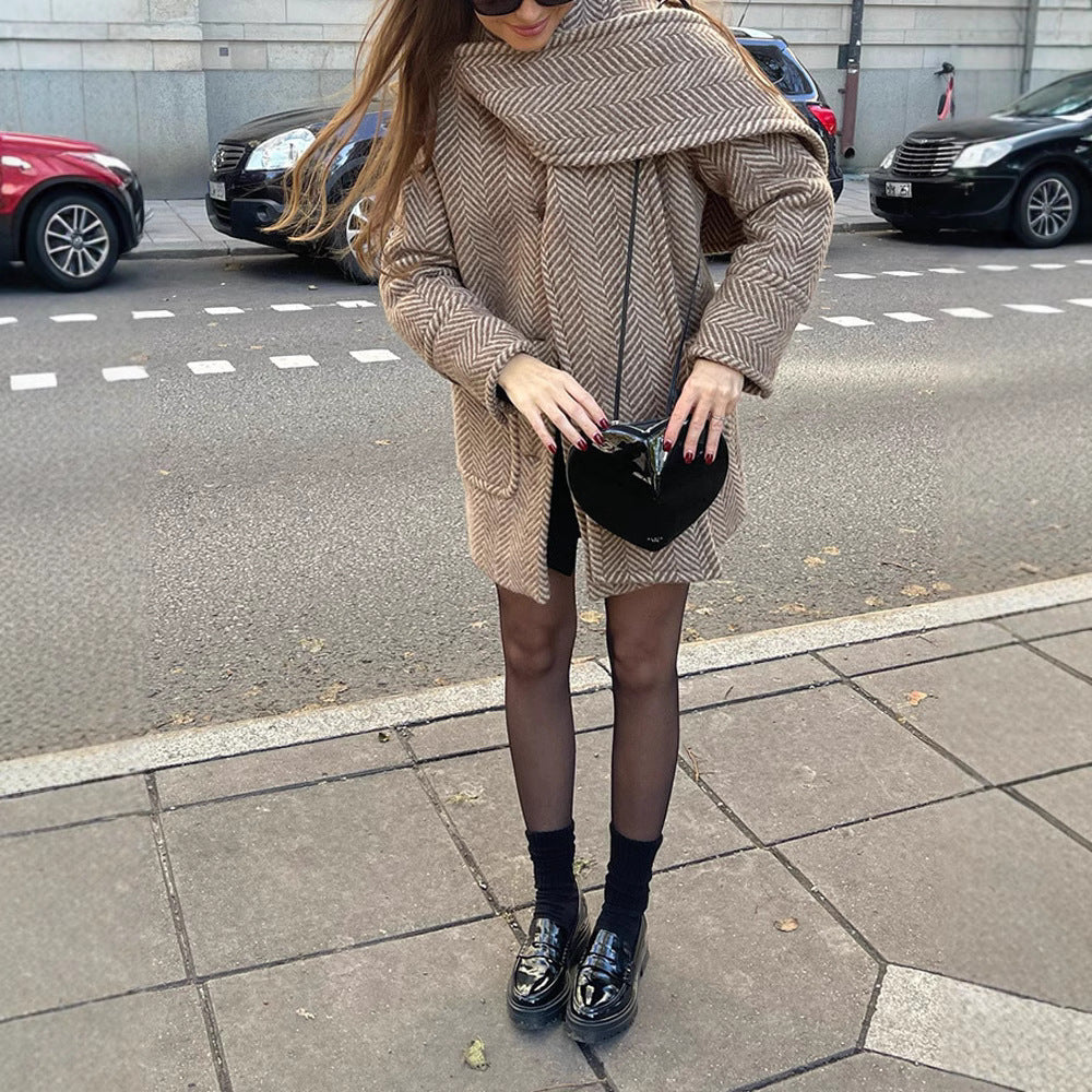 Damen modischer Wickelmantel im strukturierten Design R&B
